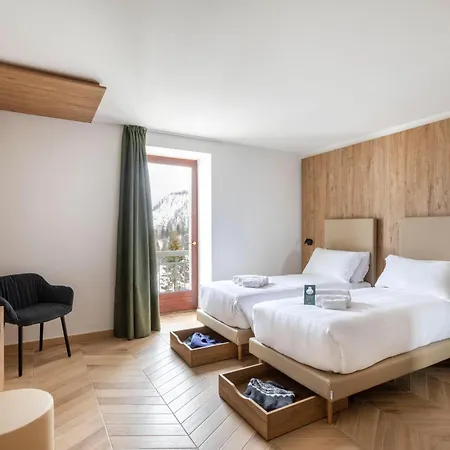 Passo Tre Croci Cortina Hotel 3*