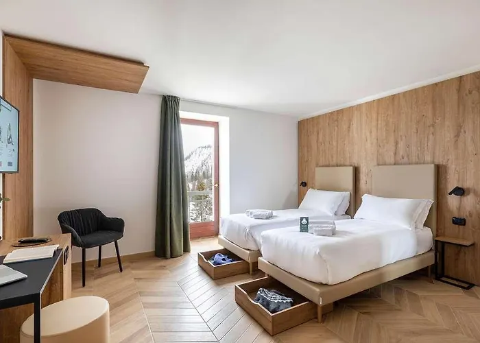 Passo Tre Croci Cortina Hotel